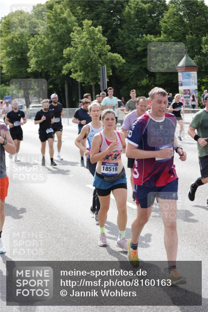 29.06.2025 - hella hamburg halbmarathon Jannik Wohlers http://msf.ph/oto/8160163 29.06.2025 10:18:34 Lombardsbrücke 1349, 1718, 2096, 2781, 2802, 3026, 3105, 3118, 3631, 4718, 4845, 5264, 5266, 5323, 5834, 6194, 6249, 6413, 6736, 7051, 7121, 7252, 8780, 9270, 9272, 9549, 9756, 9757, 10037, 10467, 10816, 11602, 11743, 12239, 12347, 12890, 13204, 13464, 14236, 14294, 14353, 14532, 14966, 15657, 15881, 16168, 16196, 16925, 17027, 17030, 17052, 17166, 17238, 17294, 17386, 17490, 17510, 17548, 17571, 17736, 17737, 18002, 18217, 18519, 18568, 18591, 19010 meine-sportfotos.de