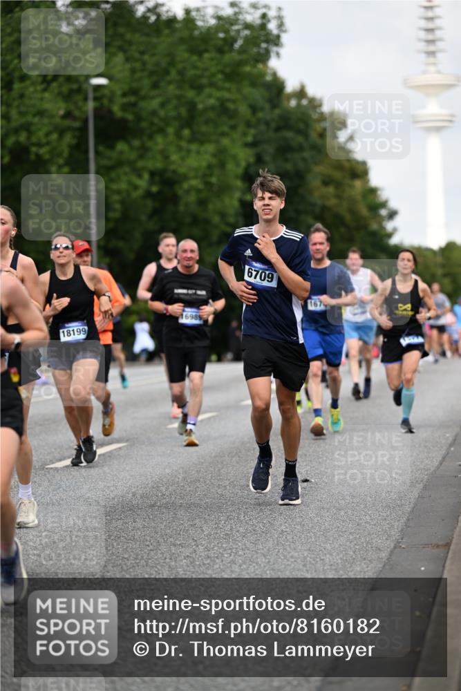 29.06.2025 - hella hamburg halbmarathon Dr. Thomas Lammeyer http://msf.ph/oto/8160182 29.06.2025 10:08:32 Kennedybrücke 1032, 1161, 1367, 1377, 1674, 2011, 3413, 3488, 4488, 4904, 5354, 5363, 5365, 5976, 6706, 6709, 8217, 10213, 10756, 10962 meine-sportfotos.de
