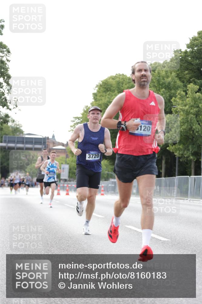29.06.2025 - hella hamburg halbmarathon Jannik Wohlers http://msf.ph/oto/8160183 29.06.2025 09:39:34 Lombardsbrücke 53, 2144, 2659, 3720, 6380, 11678, 14717, 14933, 16120, 17402 meine-sportfotos.de