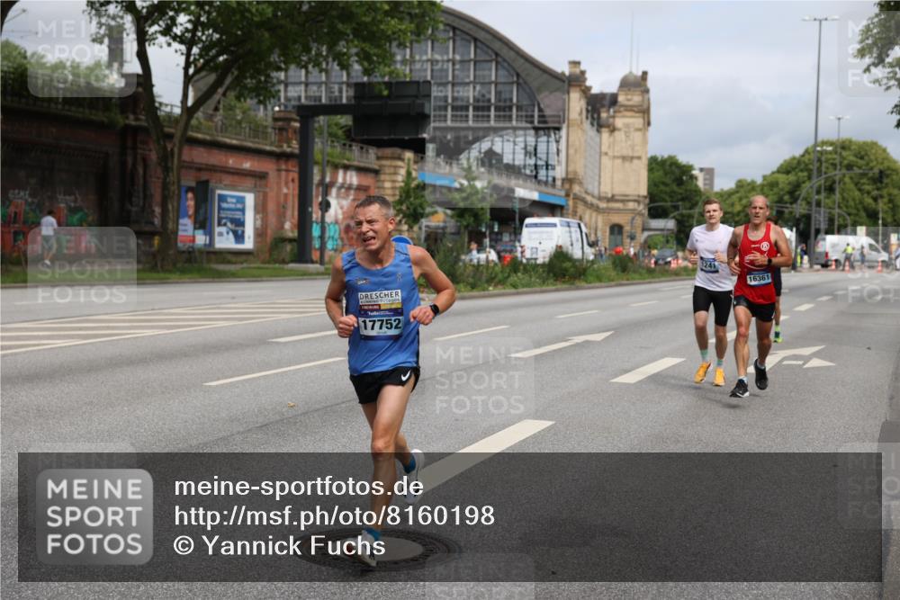 29.06.2025 - hella hamburg halbmarathon Yannick Fuchs http://msf.ph/oto/8160198 29.06.2025 10:20:11 20KM 1241, 1271, 2892, 10867, 11078, 13872, 14113, 14836, 15483, 16361, 16484, 17752, 18740 meine-sportfotos.de