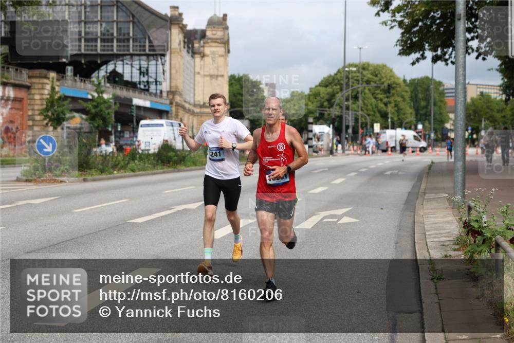 29.06.2025 - hella hamburg halbmarathon Yannick Fuchs http://msf.ph/oto/8160206 29.06.2025 10:20:12 20KM 1241, 1271, 2892, 10867, 11078, 13872, 13913, 14113, 14836, 15483, 16361, 16484, 17752, 18740 meine-sportfotos.de