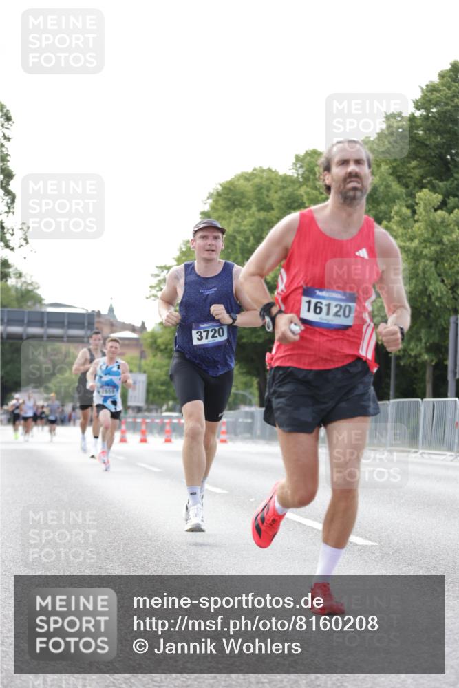 29.06.2025 - hella hamburg halbmarathon Jannik Wohlers http://msf.ph/oto/8160208 29.06.2025 09:39:34 Lombardsbrücke 53, 2144, 2659, 3720, 6380, 11678, 14717, 14933, 16120, 17402 meine-sportfotos.de