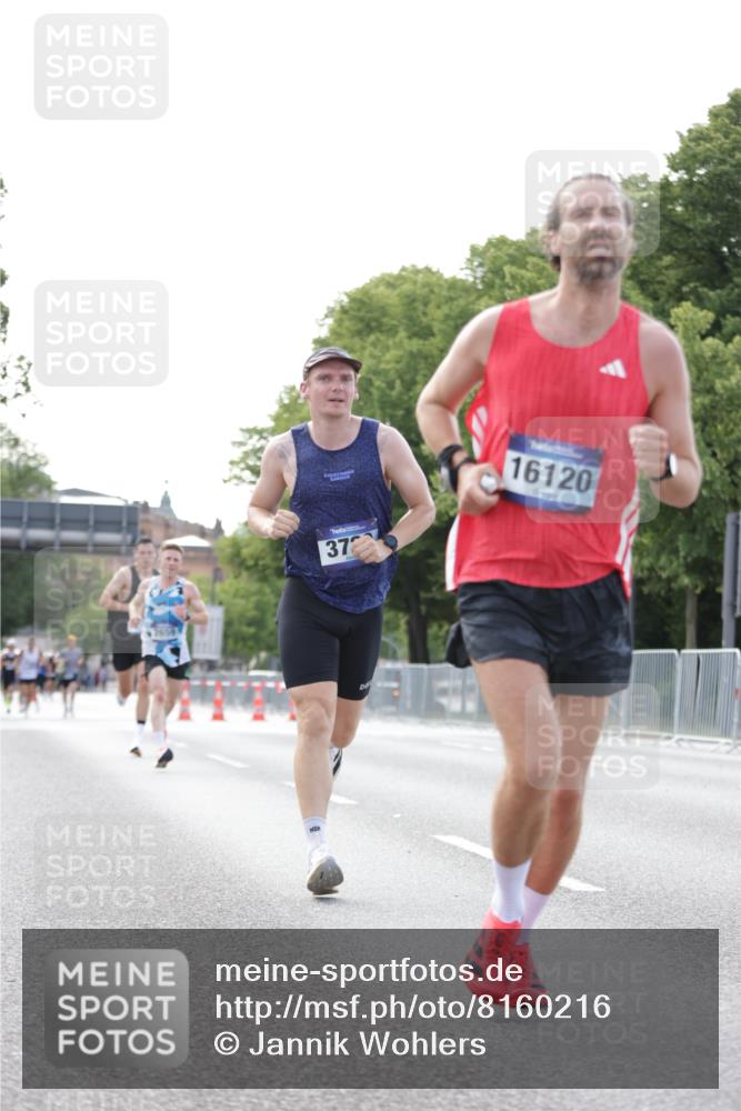 29.06.2025 - hella hamburg halbmarathon Jannik Wohlers http://msf.ph/oto/8160216 29.06.2025 09:39:34 Lombardsbrücke 53, 2144, 2659, 3720, 6380, 11678, 14717, 14933, 16120, 17402 meine-sportfotos.de