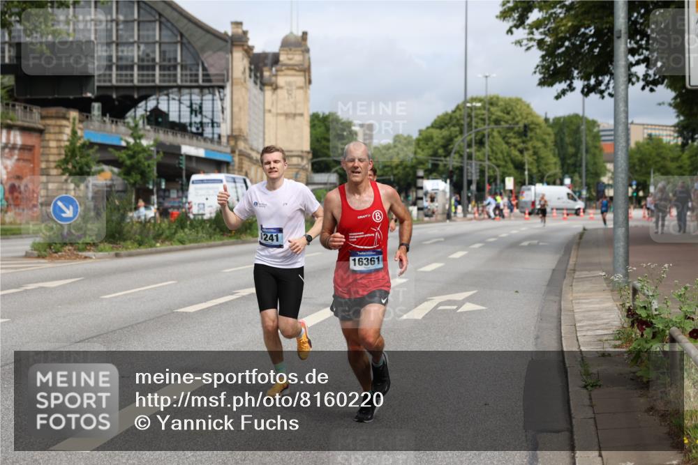 29.06.2025 - hella hamburg halbmarathon Yannick Fuchs http://msf.ph/oto/8160220 29.06.2025 10:20:12 20KM 1241, 1271, 2892, 10867, 11078, 13872, 13913, 14113, 14836, 15483, 16361, 16484, 17752, 18740 meine-sportfotos.de