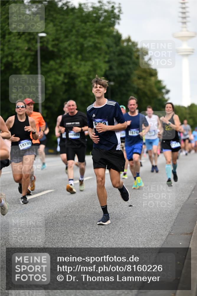 29.06.2025 - hella hamburg halbmarathon Dr. Thomas Lammeyer http://msf.ph/oto/8160226 29.06.2025 10:08:32 Kennedybrücke 1032, 1161, 1367, 1377, 1674, 2011, 3413, 3488, 4488, 4904, 5354, 5363, 5365, 5976, 6706, 6709, 8217, 10213, 10756, 10962 meine-sportfotos.de