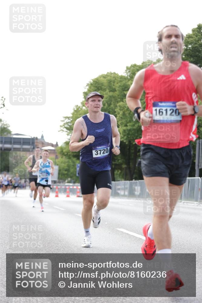 29.06.2025 - hella hamburg halbmarathon Jannik Wohlers http://msf.ph/oto/8160236 29.06.2025 09:39:34 Lombardsbrücke 53, 2144, 2659, 3720, 6380, 11678, 14717, 14933, 16120, 17402 meine-sportfotos.de