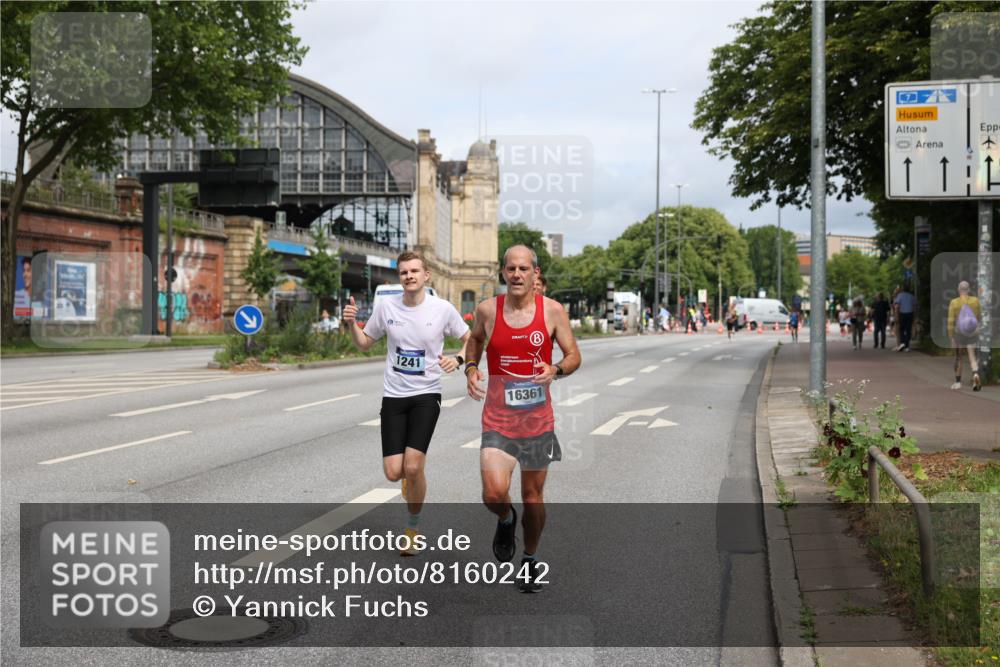29.06.2025 - hella hamburg halbmarathon Yannick Fuchs http://msf.ph/oto/8160242 29.06.2025 10:20:12 20KM 1241, 1271, 2892, 10867, 11078, 13872, 13913, 14113, 14836, 15483, 16361, 16484, 17752, 18740 meine-sportfotos.de
