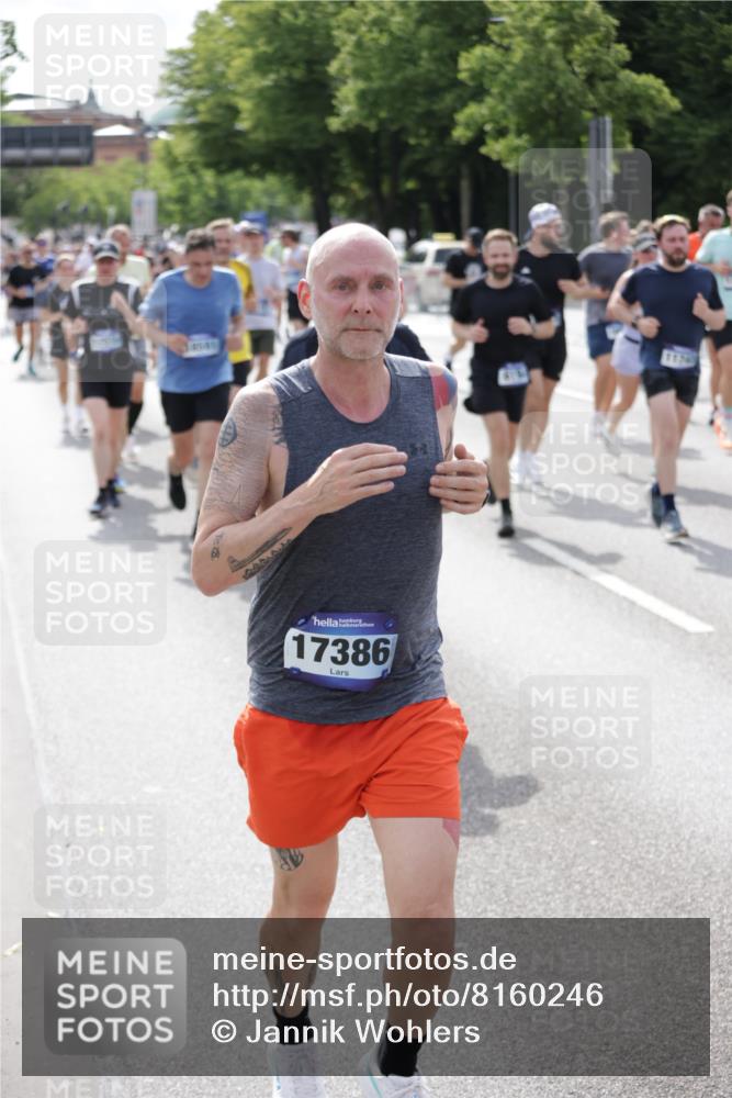 29.06.2025 - hella hamburg halbmarathon Jannik Wohlers http://msf.ph/oto/8160246 29.06.2025 10:18:35 Lombardsbrücke 1349, 1718, 1755, 2096, 2781, 2802, 3026, 3105, 3118, 3631, 4718, 4845, 5264, 5266, 5323, 6194, 6249, 6413, 6482, 6736, 7051, 7252, 8780, 9270, 9272, 9549, 9756, 9757, 10037, 10467, 10816, 11602, 11743, 12239, 12890, 13204, 13464, 14236, 14294, 14353, 14532, 14966, 15657, 16168, 16196, 16925, 17027, 17030, 17052, 17166, 17238, 17294, 17386, 17490, 17510, 17548, 17571, 17736, 17737, 18002, 18217, 18519, 18568, 18591, 19010 meine-sportfotos.de