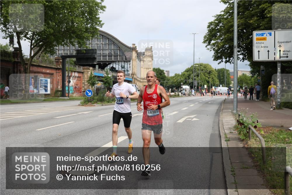 29.06.2025 - hella hamburg halbmarathon Yannick Fuchs http://msf.ph/oto/8160256 29.06.2025 10:20:12 20KM 1241, 1271, 2892, 10867, 11078, 13872, 13913, 14113, 14836, 15483, 16361, 16484, 17752, 18740 meine-sportfotos.de