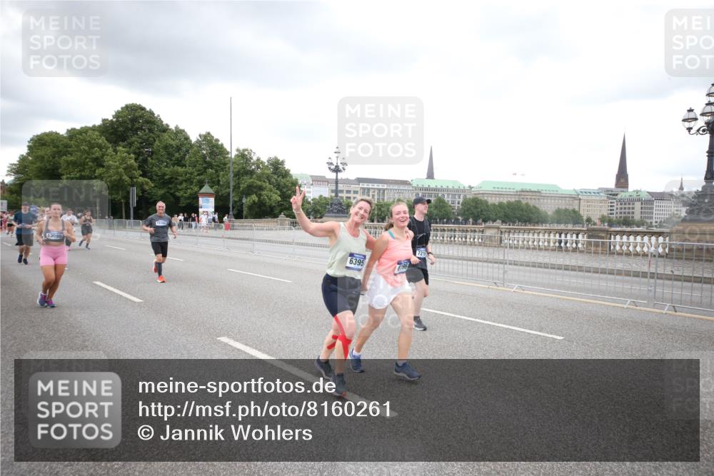 29.06.2025 - hella hamburg halbmarathon Jannik Wohlers http://msf.ph/oto/8160261 29.06.2025 10:54:53 Lombardsbrücke 1013, 2090, 2452, 3115, 3157, 3274, 3577, 4039, 4628, 5040, 5483, 6395, 6396, 6944, 7219, 7680, 7766, 8403, 8519, 10458, 10885, 11109, 11737, 12147, 12148, 13098, 13230, 14515, 14651, 14727, 15152, 15160, 15581, 15782, 15843, 16057, 16385, 16533, 17090, 19199 meine-sportfotos.de