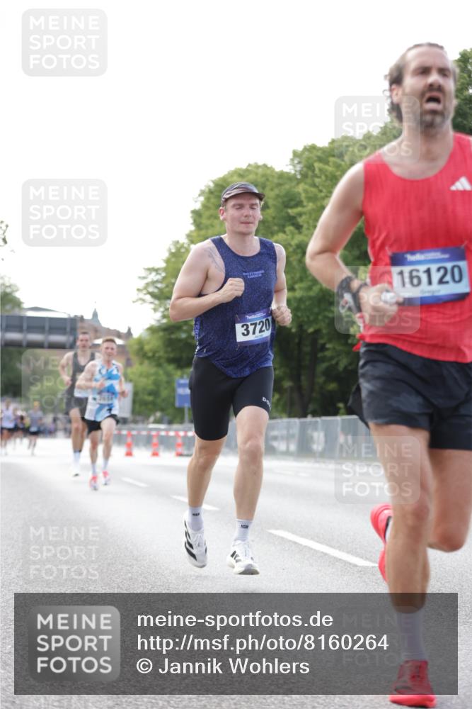 29.06.2025 - hella hamburg halbmarathon Jannik Wohlers http://msf.ph/oto/8160264 29.06.2025 09:39:34 Lombardsbrücke 53, 2144, 2659, 3720, 6380, 11678, 14717, 14933, 16120, 17402 meine-sportfotos.de
