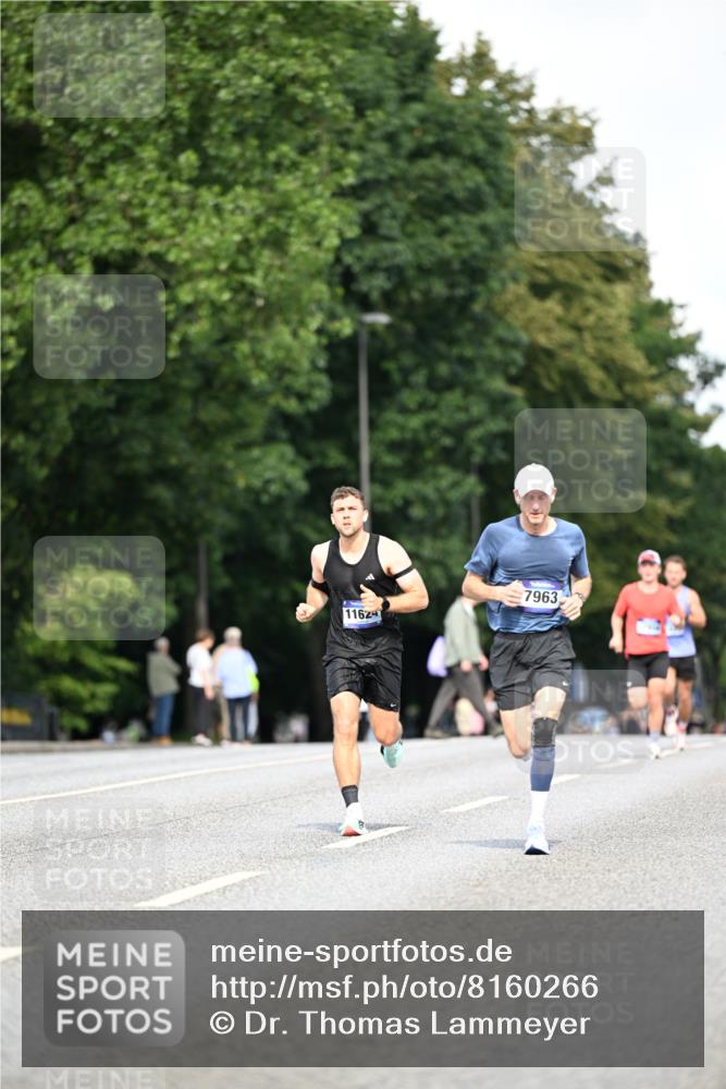 29.06.2025 - hella hamburg halbmarathon Dr. Thomas Lammeyer http://msf.ph/oto/8160266 29.06.2025 09:44:21 Kennedybrücke 2459, 4128, 7963, 9442, 10234 meine-sportfotos.de