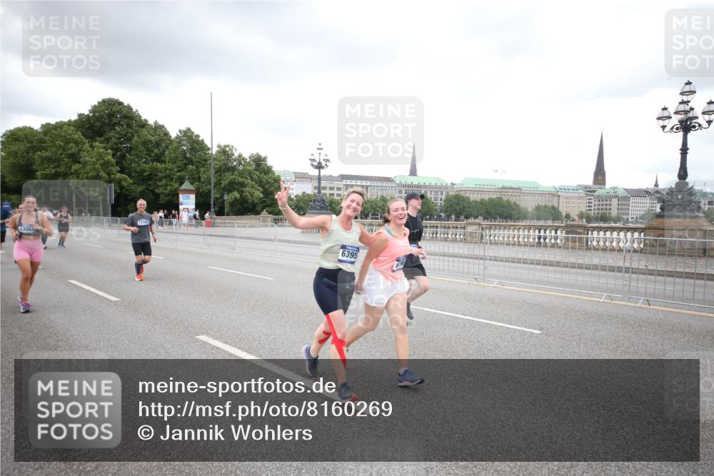 29.06.2025 - hella hamburg halbmarathon Jannik Wohlers http://msf.ph/oto/8160269 29.06.2025 10:54:53 Lombardsbrücke 1013, 2090, 2452, 3115, 3157, 3274, 3577, 4039, 4628, 5040, 5483, 6395, 6396, 6944, 7219, 7680, 7766, 8403, 8519, 10458, 10885, 11109, 11737, 12147, 12148, 13098, 13230, 14515, 14651, 14727, 15152, 15160, 15581, 15782, 15843, 16057, 16385, 16533, 17090, 19199 meine-sportfotos.de