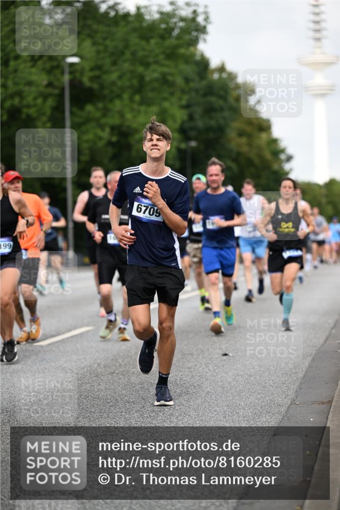 29.06.2025 - hella hamburg halbmarathon Dr. Thomas Lammeyer http://msf.ph/oto/8160285 29.06.2025 10:08:33 Kennedybrücke 1161, 1367, 1377, 1674, 2011, 3413, 3488, 4146, 4488, 4904, 5354, 5365, 5976, 6706, 6709, 8217, 10213, 10756, 10962 meine-sportfotos.de