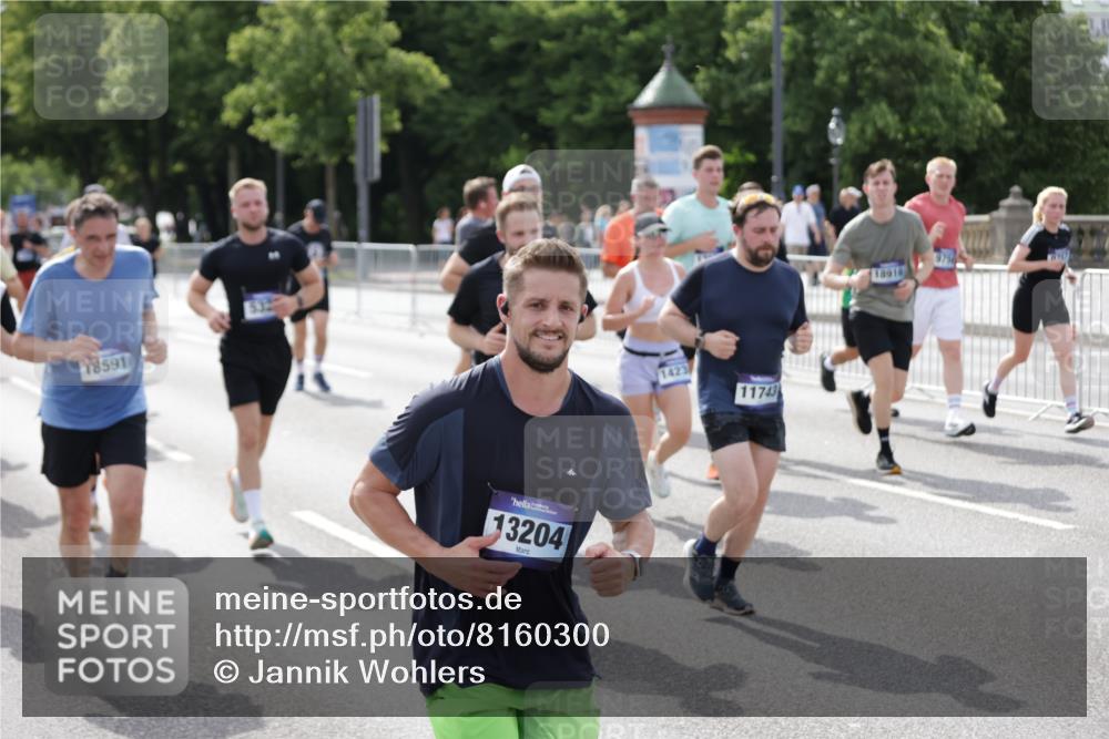 29.06.2025 - hella hamburg halbmarathon Jannik Wohlers http://msf.ph/oto/8160300 29.06.2025 10:18:36 Lombardsbrücke 1349, 1718, 1755, 2096, 2802, 3026, 3105, 3118, 3631, 4718, 4845, 5034, 5098, 5264, 5266, 5323, 6194, 6249, 6413, 6477, 6482, 6736, 7051, 7252, 8780, 9270, 9272, 9549, 9652, 9756, 9757, 10037, 10467, 10816, 11602, 11743, 12239, 12890, 13204, 13464, 14236, 14294, 14353, 14966, 15594, 15657, 16168, 16925, 17027, 17030, 17052, 17166, 17238, 17294, 17386, 17490, 17510, 17548, 17571, 17736, 17737, 18002, 18217, 18519, 18568, 18591, 19010 meine-sportfotos.de