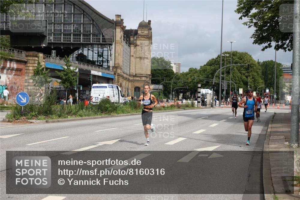 29.06.2025 - hella hamburg halbmarathon Yannick Fuchs http://msf.ph/oto/8160316 29.06.2025 10:20:23 20KM 1271, 2483, 8376, 10867, 11078, 11994, 13913, 14113, 14836, 15483, 16484 meine-sportfotos.de