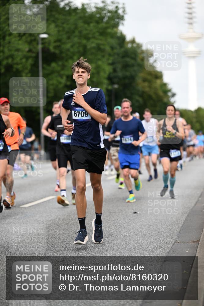 29.06.2025 - hella hamburg halbmarathon Dr. Thomas Lammeyer http://msf.ph/oto/8160320 29.06.2025 10:08:33 Kennedybrücke 1161, 1367, 1377, 1674, 2011, 3413, 3488, 4146, 4488, 4904, 5354, 5365, 5976, 6706, 6709, 8217, 10213, 10756, 10962 meine-sportfotos.de