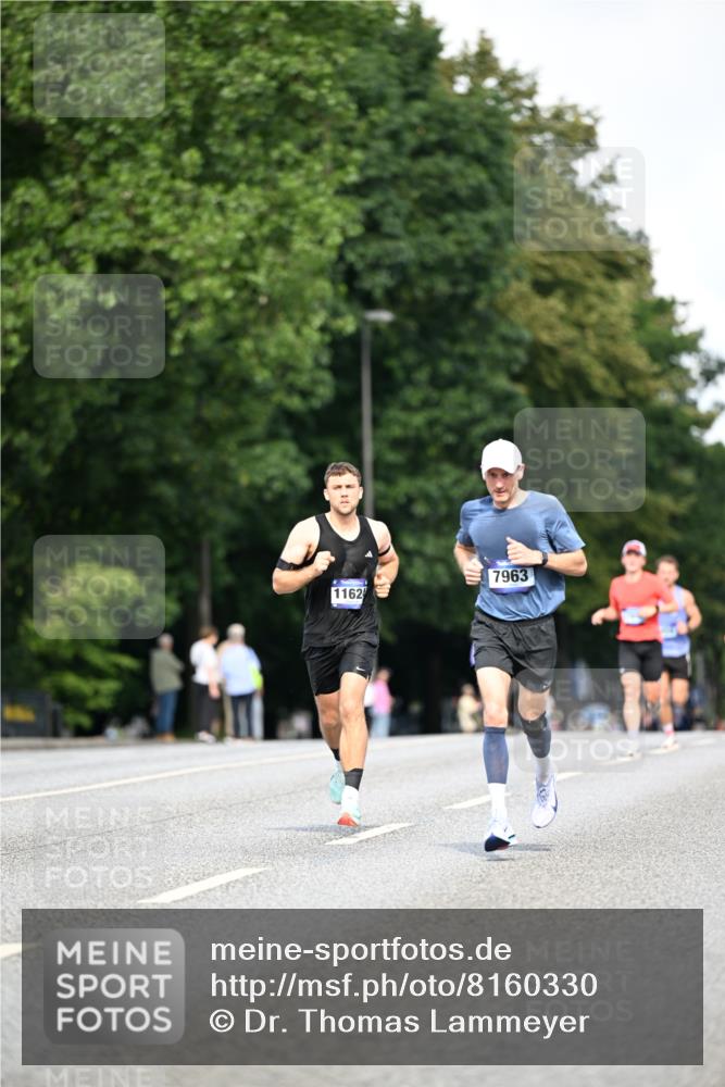 29.06.2025 - hella hamburg halbmarathon Dr. Thomas Lammeyer http://msf.ph/oto/8160330 29.06.2025 09:44:21 Kennedybrücke 2459, 4128, 7963, 9442, 10234 meine-sportfotos.de
