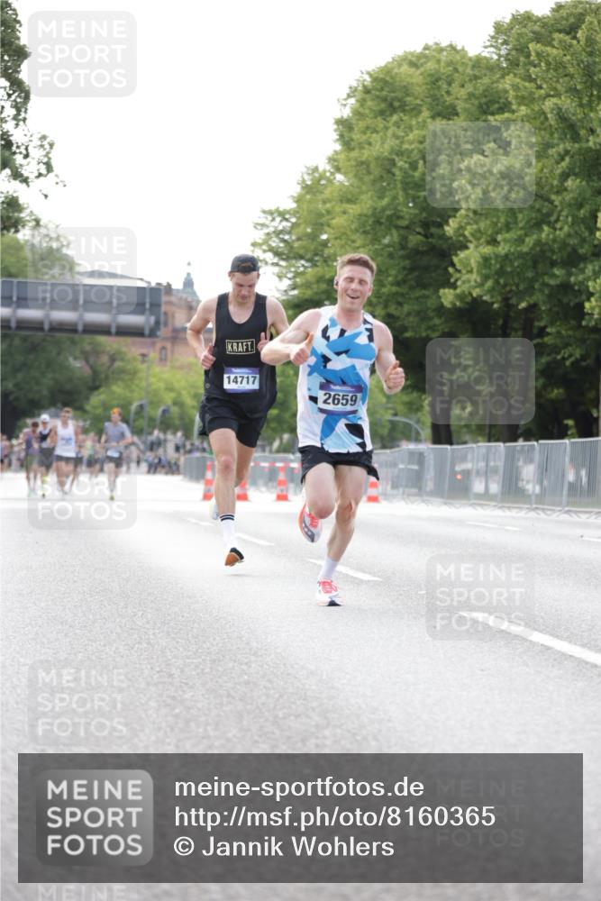 29.06.2025 - hella hamburg halbmarathon Jannik Wohlers http://msf.ph/oto/8160365 29.06.2025 09:39:36 Lombardsbrücke 53, 2144, 2659, 3720, 6380, 11678, 14717, 14933, 16120, 17402 meine-sportfotos.de