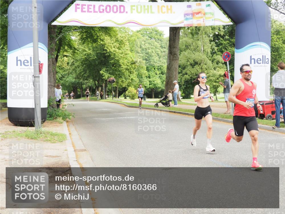 29.06.2025 - hella hamburg halbmarathon MichiJ http://msf.ph/oto/8160366 29.06.2025 10:10:53 Zwischen KM18-KM19 54, 9255 meine-sportfotos.de
