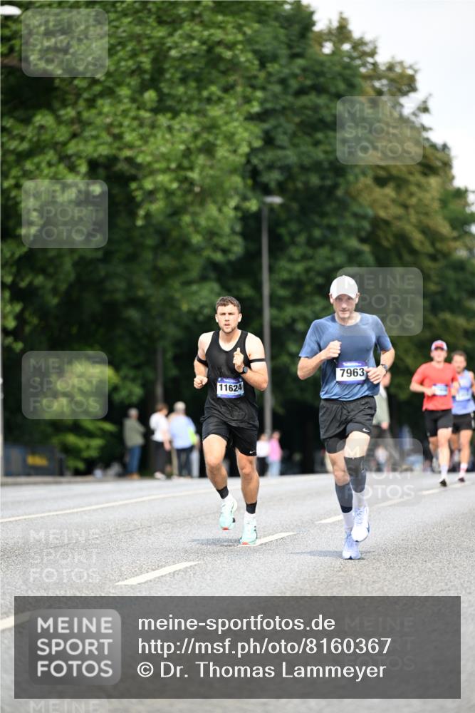 29.06.2025 - hella hamburg halbmarathon Dr. Thomas Lammeyer http://msf.ph/oto/8160367 29.06.2025 09:44:21 Kennedybrücke 2459, 4128, 7963, 9442, 10234 meine-sportfotos.de