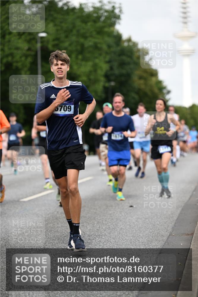 29.06.2025 - hella hamburg halbmarathon Dr. Thomas Lammeyer http://msf.ph/oto/8160377 29.06.2025 10:08:33 Kennedybrücke 1161, 1367, 1377, 1674, 2011, 3413, 3488, 4146, 4488, 4904, 5354, 5365, 5976, 6706, 6709, 8217, 10213, 10756, 10962 meine-sportfotos.de