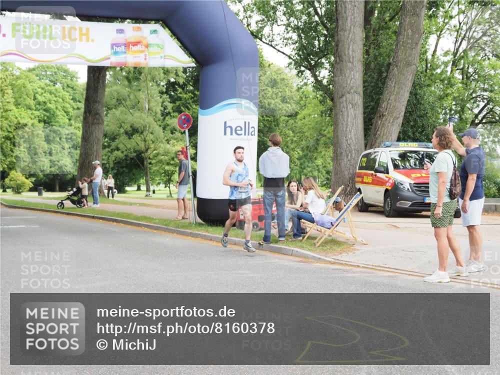 29.06.2025 - hella hamburg halbmarathon MichiJ http://msf.ph/oto/8160378 29.06.2025 10:10:58 Zwischen KM18-KM19 54, 11829 meine-sportfotos.de