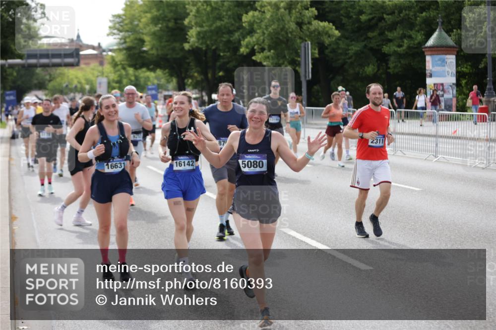 29.06.2025 - hella hamburg halbmarathon Jannik Wohlers http://msf.ph/oto/8160393 29.06.2025 10:18:50 Lombardsbrücke 1718, 1755, 2311, 2589, 2802, 2812, 3105, 3118, 4722, 5034, 5080, 5098, 5178, 5323, 5429, 6249, 6477, 6482, 6542, 7143, 8575, 8761, 8778, 9252, 9652, 9756, 9757, 10039, 10124, 10129, 10966, 11081, 11247, 11602, 12007, 12619, 12621, 13180, 13424, 13544, 13781, 13984, 14000, 14236, 14353, 14593, 15594, 15780, 15802, 16142, 16168, 16490, 16613, 16631, 16925, 17166, 17187, 17238, 17294, 17721, 17736, 17737, 18151 meine-sportfotos.de