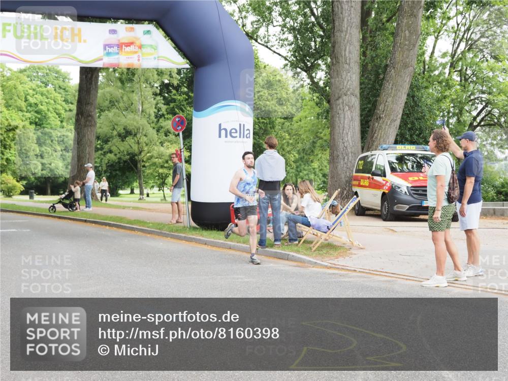 29.06.2025 - hella hamburg halbmarathon MichiJ http://msf.ph/oto/8160398 29.06.2025 10:10:58 Zwischen KM18-KM19 54, 11829 meine-sportfotos.de
