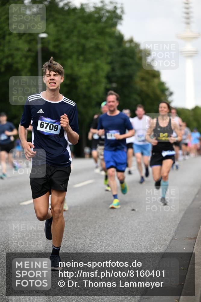 29.06.2025 - hella hamburg halbmarathon Dr. Thomas Lammeyer http://msf.ph/oto/8160401 29.06.2025 10:08:33 Kennedybrücke 1161, 1367, 1377, 1674, 2011, 3413, 3488, 4146, 4488, 4904, 5354, 5365, 5976, 6706, 6709, 8217, 10213, 10756, 10962 meine-sportfotos.de
