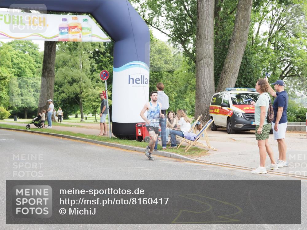 29.06.2025 - hella hamburg halbmarathon MichiJ http://msf.ph/oto/8160417 29.06.2025 10:10:58 Zwischen KM18-KM19 54, 11829 meine-sportfotos.de