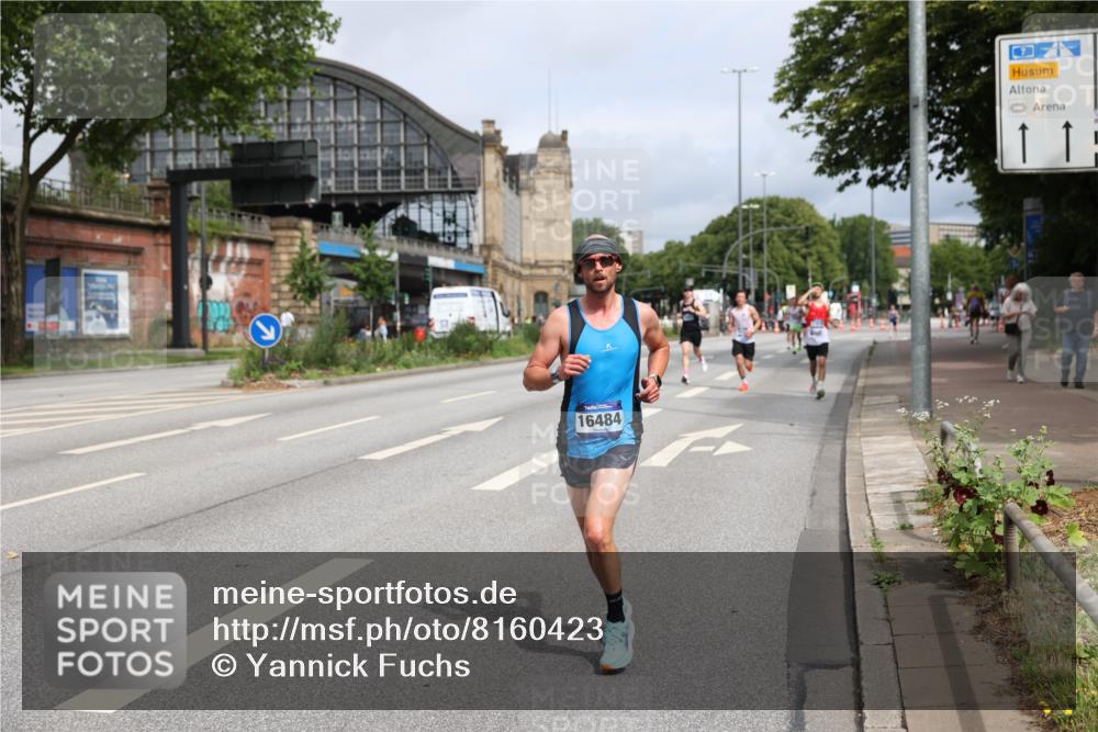 29.06.2025 - hella hamburg halbmarathon Yannick Fuchs http://msf.ph/oto/8160423 29.06.2025 10:20:26 20KM 1271, 2483, 8376, 10867, 11078, 11994, 13913, 14113, 14836, 15483, 16484 meine-sportfotos.de