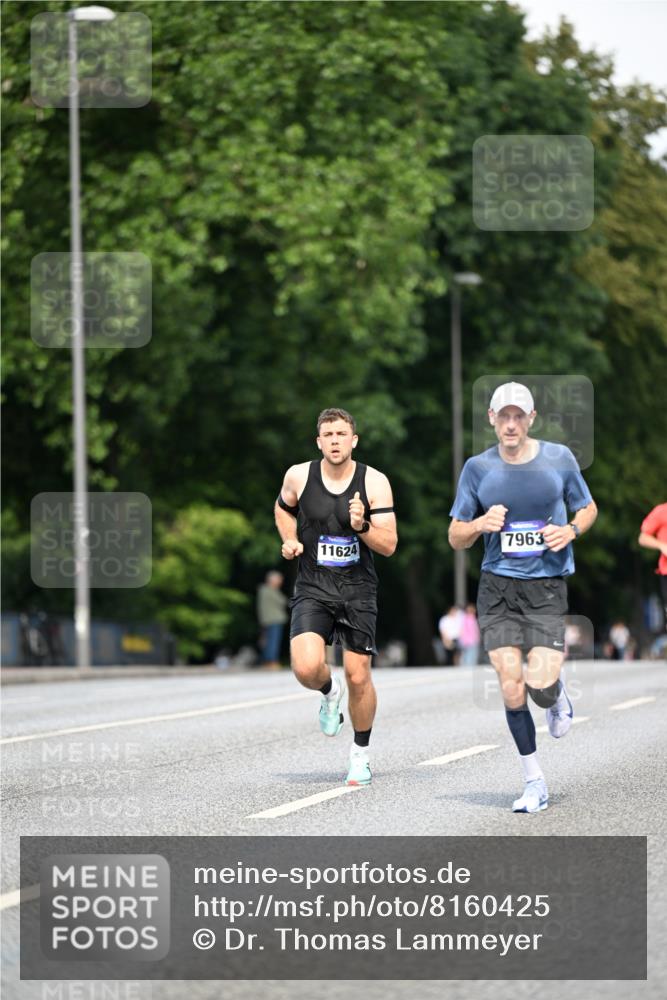 29.06.2025 - hella hamburg halbmarathon Dr. Thomas Lammeyer http://msf.ph/oto/8160425 29.06.2025 09:44:22 Kennedybrücke 2459, 4128, 7963, 9442, 10234 meine-sportfotos.de
