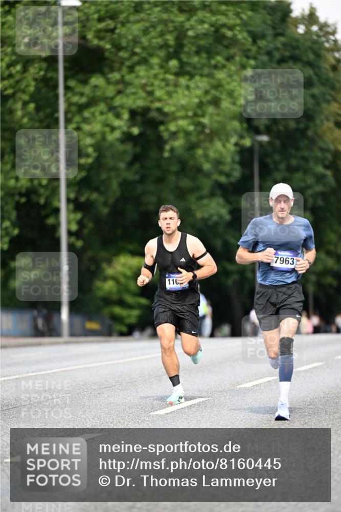 29.06.2025 - hella hamburg halbmarathon Dr. Thomas Lammeyer http://msf.ph/oto/8160445 29.06.2025 09:44:22 Kennedybrücke 2459, 4128, 7963, 9442, 10234 meine-sportfotos.de