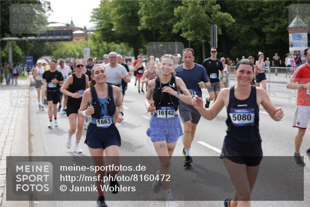 29.06.2025 - hella hamburg halbmarathon Jannik Wohlers http://msf.ph/oto/8160472 29.06.2025 10:18:50 Lombardsbrücke 1718, 1755, 2311, 2589, 2802, 2812, 3105, 3118, 4722, 5034, 5080, 5098, 5178, 5323, 5429, 6249, 6477, 6482, 6542, 7143, 8575, 8761, 8778, 9252, 9652, 9756, 9757, 10039, 10124, 10129, 10966, 11081, 11247, 11602, 12007, 12619, 12621, 13180, 13424, 13544, 13781, 13984, 14000, 14236, 14353, 14593, 15594, 15780, 15802, 16142, 16168, 16490, 16613, 16631, 16925, 17166, 17187, 17238, 17294, 17721, 17736, 17737, 18151 meine-sportfotos.de