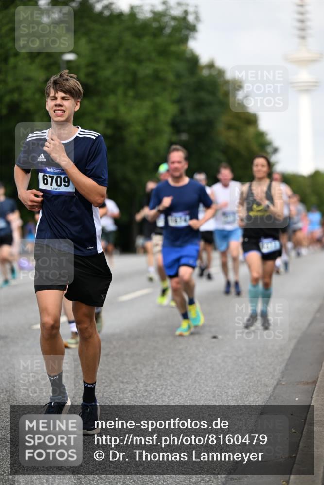 29.06.2025 - hella hamburg halbmarathon Dr. Thomas Lammeyer http://msf.ph/oto/8160479 29.06.2025 10:08:33 Kennedybrücke 1161, 1367, 1377, 1674, 2011, 3413, 3488, 4146, 4488, 4904, 5354, 5365, 5976, 6706, 6709, 8217, 10213, 10756, 10962 meine-sportfotos.de