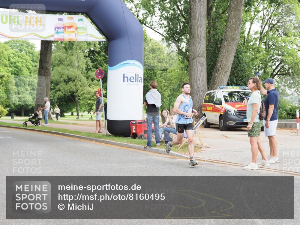 29.06.2025 - hella hamburg halbmarathon MichiJ http://msf.ph/oto/8160495 29.06.2025 10:10:58 Zwischen KM18-KM19 54, 11829 meine-sportfotos.de