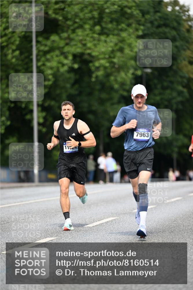 29.06.2025 - hella hamburg halbmarathon Dr. Thomas Lammeyer http://msf.ph/oto/8160514 29.06.2025 09:44:23 Kennedybrücke 2459, 4128, 7963, 9442, 10234 meine-sportfotos.de