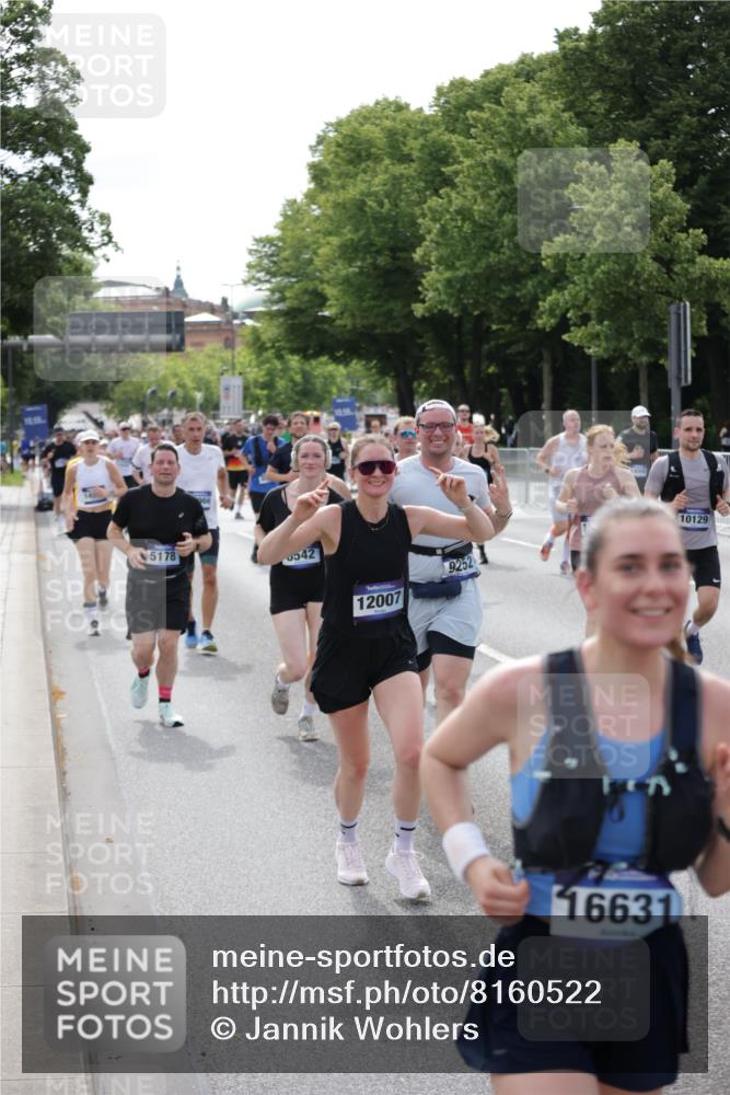 29.06.2025 - hella hamburg halbmarathon Jannik Wohlers http://msf.ph/oto/8160522 29.06.2025 10:18:51 Lombardsbrücke 1718, 1755, 2311, 2589, 2802, 2812, 2895, 3118, 4722, 5034, 5080, 5098, 5178, 5429, 6249, 6477, 6482, 6542, 7143, 8575, 8761, 8778, 9252, 9652, 9756, 10039, 10124, 10129, 10966, 11081, 11247, 11602, 12007, 12619, 12621, 12741, 13180, 13424, 13544, 13781, 13984, 14000, 14593, 15594, 15780, 15802, 15817, 16142, 16168, 16490, 16613, 16631, 17166, 17187, 17294, 17721, 17736, 17737, 18151 meine-sportfotos.de