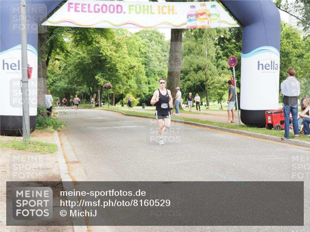 29.06.2025 - hella hamburg halbmarathon MichiJ http://msf.ph/oto/8160529 29.06.2025 10:11:03 Zwischen KM18-KM19 11829, 12678 meine-sportfotos.de