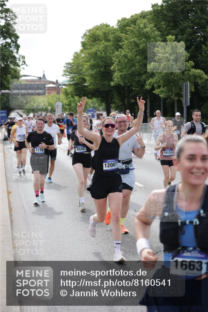 29.06.2025 - hella hamburg halbmarathon Jannik Wohlers http://msf.ph/oto/8160541 29.06.2025 10:18:52 Lombardsbrücke 1332, 1718, 1755, 2311, 2589, 2795, 2802, 2812, 2895, 4722, 5034, 5080, 5098, 5178, 5429, 6249, 6477, 6482, 6542, 7143, 8575, 8761, 8778, 9252, 9652, 10039, 10124, 10129, 10966, 11081, 11247, 11602, 12007, 12619, 12621, 12741, 13180, 13424, 13544, 13781, 13984, 14000, 14593, 15594, 15780, 15802, 15817, 16142, 16168, 16490, 16613, 16631, 16951, 16952, 17187, 17721, 17736, 17737, 18151 meine-sportfotos.de