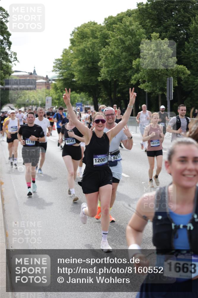 29.06.2025 - hella hamburg halbmarathon Jannik Wohlers http://msf.ph/oto/8160552 29.06.2025 10:18:52 Lombardsbrücke 1332, 1718, 1755, 2311, 2589, 2795, 2802, 2812, 2895, 4722, 5034, 5080, 5098, 5178, 5429, 6249, 6477, 6482, 6542, 7143, 8575, 8761, 8778, 9252, 9652, 10039, 10124, 10129, 10966, 11081, 11247, 11602, 12007, 12619, 12621, 12741, 13180, 13424, 13544, 13781, 13984, 14000, 14593, 15594, 15780, 15802, 15817, 16142, 16168, 16490, 16613, 16631, 16951, 16952, 17187, 17721, 17736, 17737, 18151 meine-sportfotos.de