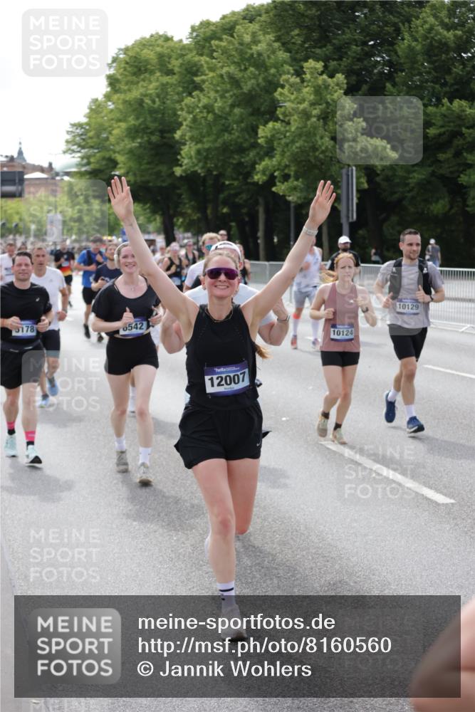 29.06.2025 - hella hamburg halbmarathon Jannik Wohlers http://msf.ph/oto/8160560 29.06.2025 10:18:52 Lombardsbrücke 1332, 1718, 1755, 2311, 2589, 2795, 2802, 2812, 2895, 4722, 5034, 5080, 5098, 5178, 5429, 6249, 6477, 6482, 6542, 7143, 8575, 8761, 8778, 9252, 9652, 10039, 10124, 10129, 10966, 11081, 11247, 11602, 12007, 12619, 12621, 12741, 13180, 13424, 13544, 13781, 13984, 14000, 14593, 15594, 15780, 15802, 15817, 16142, 16168, 16490, 16613, 16631, 16951, 16952, 17187, 17721, 17736, 17737, 18151 meine-sportfotos.de