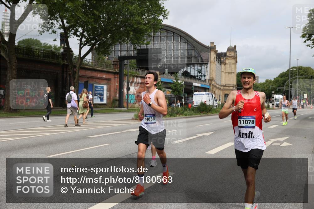 29.06.2025 - hella hamburg halbmarathon Yannick Fuchs http://msf.ph/oto/8160563 29.06.2025 10:20:30 20KM 1271, 2483, 8376, 10867, 11078, 11994, 12067, 13913, 14113, 14836, 15483, 16484 meine-sportfotos.de