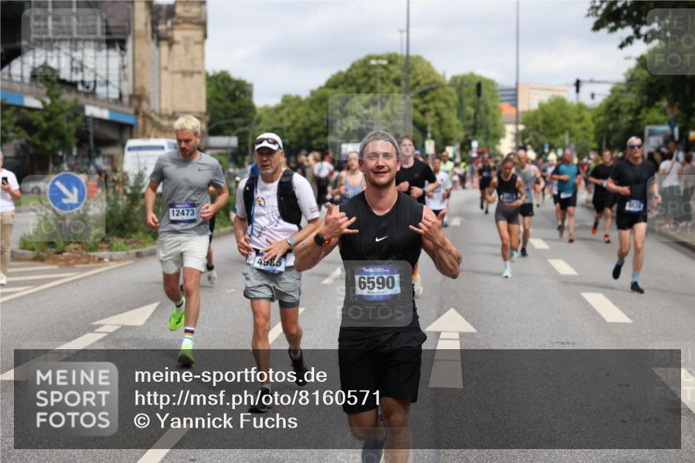 29.06.2025 - hella hamburg halbmarathon Yannick Fuchs http://msf.ph/oto/8160571 29.06.2025 10:59:16 20KM 1702, 1733, 1781, 1863, 2979, 3328, 4227, 4307, 4945, 4985, 5073, 6174, 6489, 6590, 7717, 7760, 8219, 8917, 8960, 9526, 9736, 9737, 10742, 11027, 11784, 11917, 12177, 12211, 12212, 12473, 13184, 13221, 13793, 13932, 14642, 15915, 16989, 17441, 17550, 18178, 18324, 18575, 18577, 18732, 18754, 18796, 19162 meine-sportfotos.de