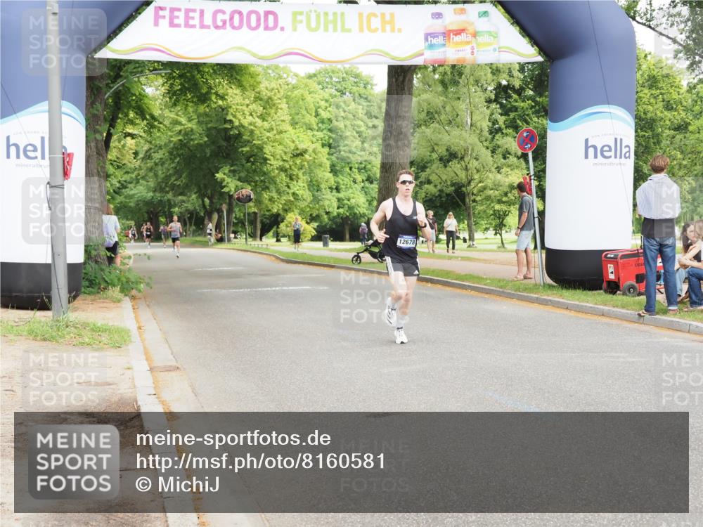 29.06.2025 - hella hamburg halbmarathon MichiJ http://msf.ph/oto/8160581 29.06.2025 10:11:03 Zwischen KM18-KM19 11829, 12678 meine-sportfotos.de