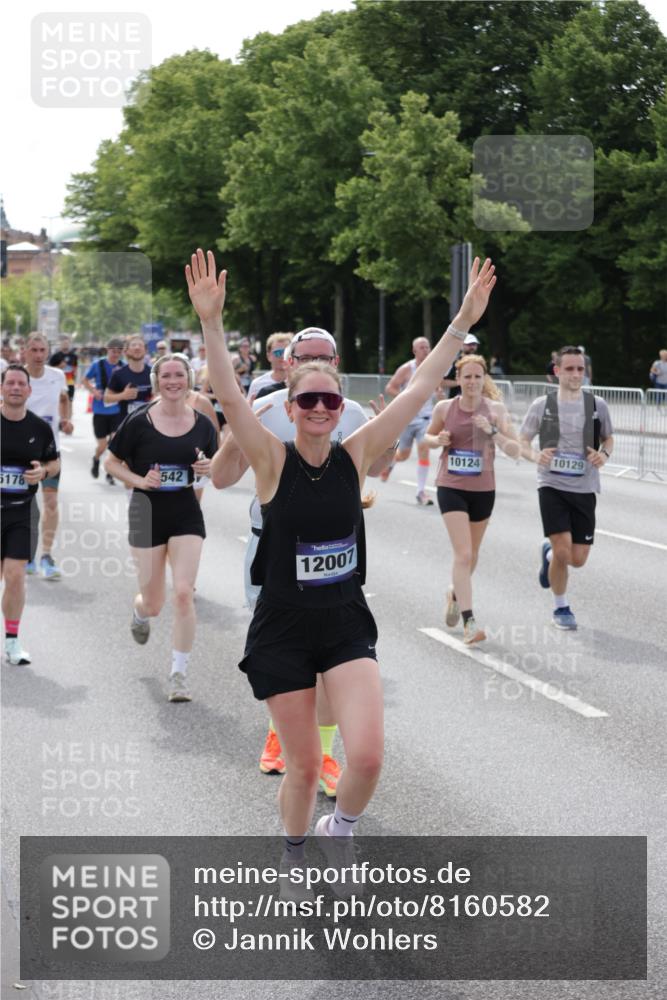 29.06.2025 - hella hamburg halbmarathon Jannik Wohlers http://msf.ph/oto/8160582 29.06.2025 10:18:52 Lombardsbrücke 1332, 1718, 1755, 2311, 2589, 2795, 2802, 2812, 2895, 4722, 5034, 5080, 5098, 5178, 5429, 6249, 6477, 6482, 6542, 7143, 8575, 8761, 8778, 9252, 9652, 10039, 10124, 10129, 10966, 11081, 11247, 11602, 12007, 12619, 12621, 12741, 13180, 13424, 13544, 13781, 13984, 14000, 14593, 15594, 15780, 15802, 15817, 16142, 16168, 16490, 16613, 16631, 16951, 16952, 17187, 17721, 17736, 17737, 18151 meine-sportfotos.de