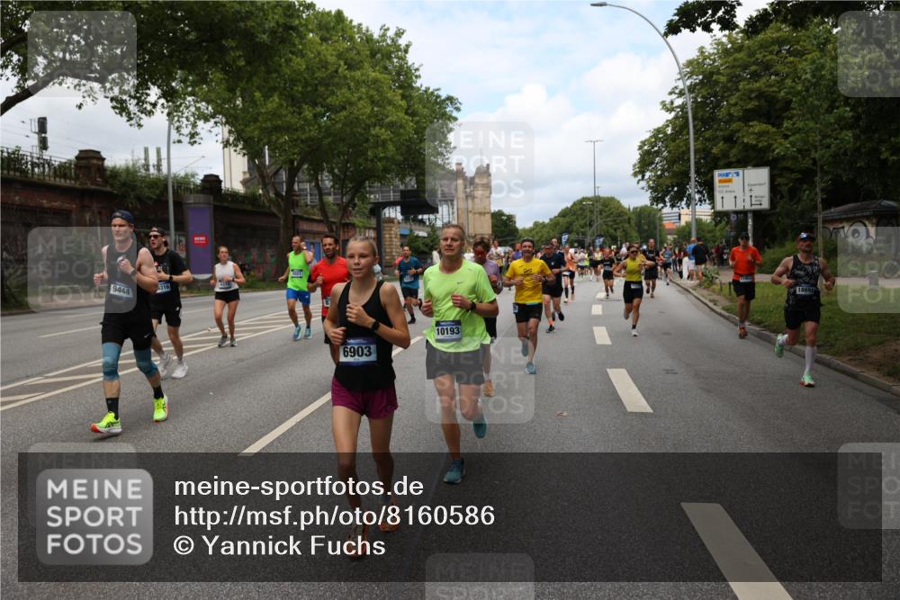 29.06.2025 - hella hamburg halbmarathon Yannick Fuchs http://msf.ph/oto/8160586 29.06.2025 10:38:50 20KM 1057, 1220, 1391, 1468, 1782, 1902, 1941, 2365, 2402, 2415, 3004, 3021, 3098, 3305, 4310, 4691, 4991, 4999, 5231, 5275, 5476, 5884, 6903, 7191, 7322, 7710, 8722, 8928, 9159, 9444, 10193, 10596, 11469, 12159, 12554, 12711, 13123, 14351, 14667, 14798, 14816, 15185, 15225, 15233, 15280, 16316, 16506, 16893, 17097, 17406, 17729, 17748, 18560, 18806, 19207 meine-sportfotos.de