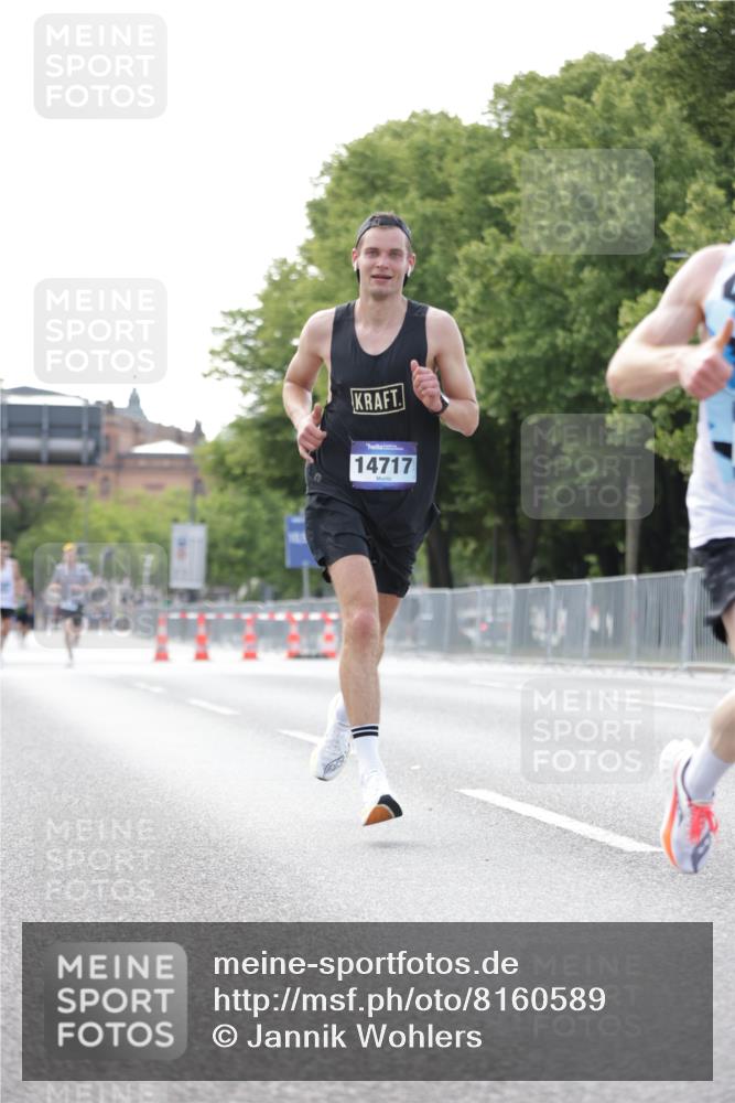 29.06.2025 - hella hamburg halbmarathon Jannik Wohlers http://msf.ph/oto/8160589 29.06.2025 09:39:37 Lombardsbrücke 53, 2144, 2659, 3720, 6380, 11678, 14717, 14933, 16120, 17402 meine-sportfotos.de