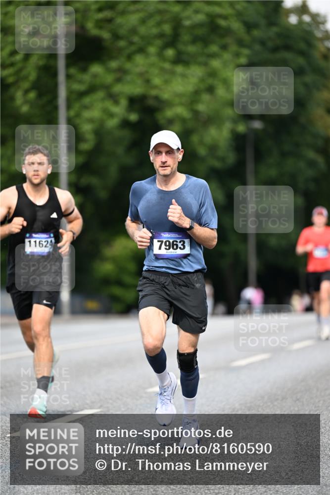 29.06.2025 - hella hamburg halbmarathon Dr. Thomas Lammeyer http://msf.ph/oto/8160590 29.06.2025 09:44:24 Kennedybrücke 2459, 4128, 7963, 9442, 10234 meine-sportfotos.de